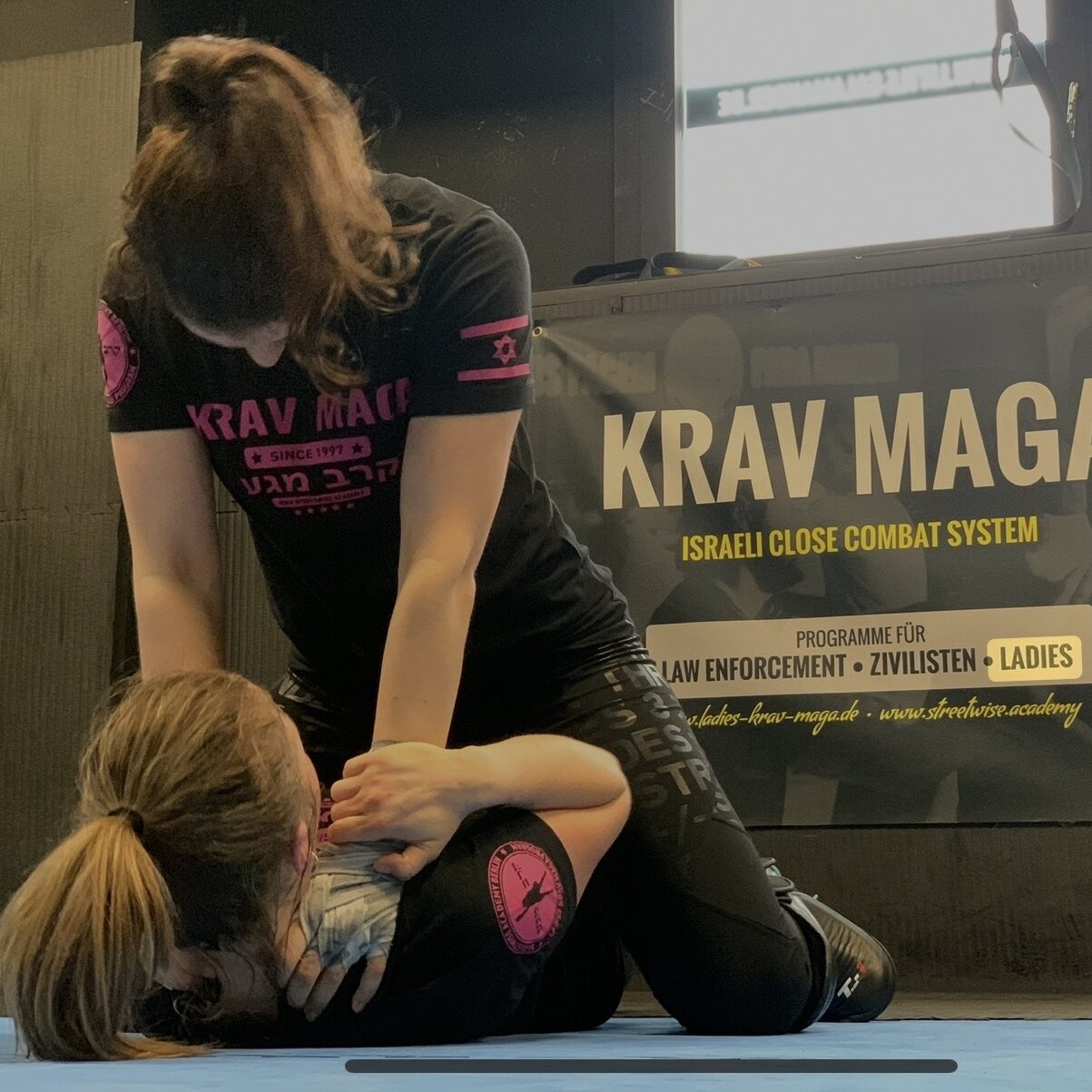 Ladies Krav Maga Selbstverteidigung Streetwise Academy